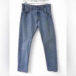 Levi's 501 Classic Fit Men's Vintage Button fly Jeans